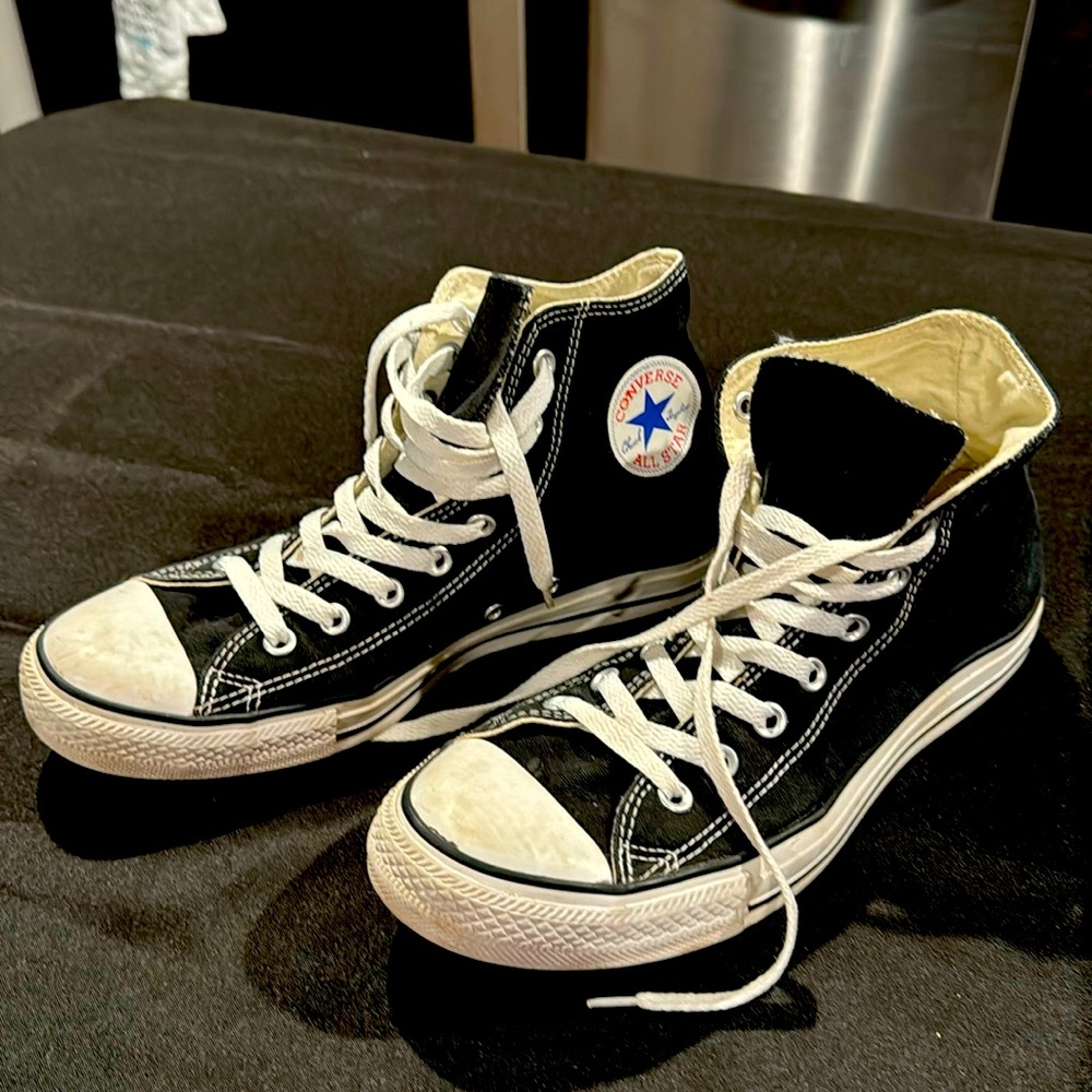 Converse All Star high tops Men’s size 9